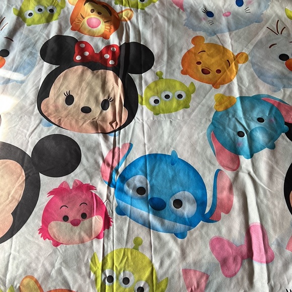 Adorable Disney tsum tsum comforter set - Picture 4 of 6
